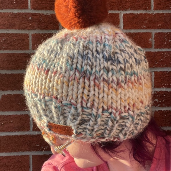 Hand Knit Beanie Fur Pom - Picture 2 of 3